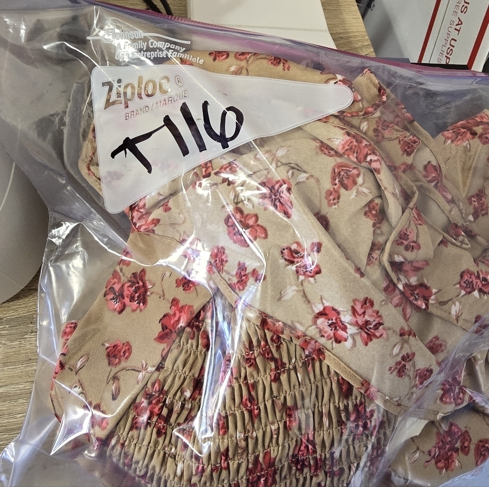 Altar'd State Rose Taupe Floral Print Smocked Long Sleeve Top NEW - Picture 8 of 8